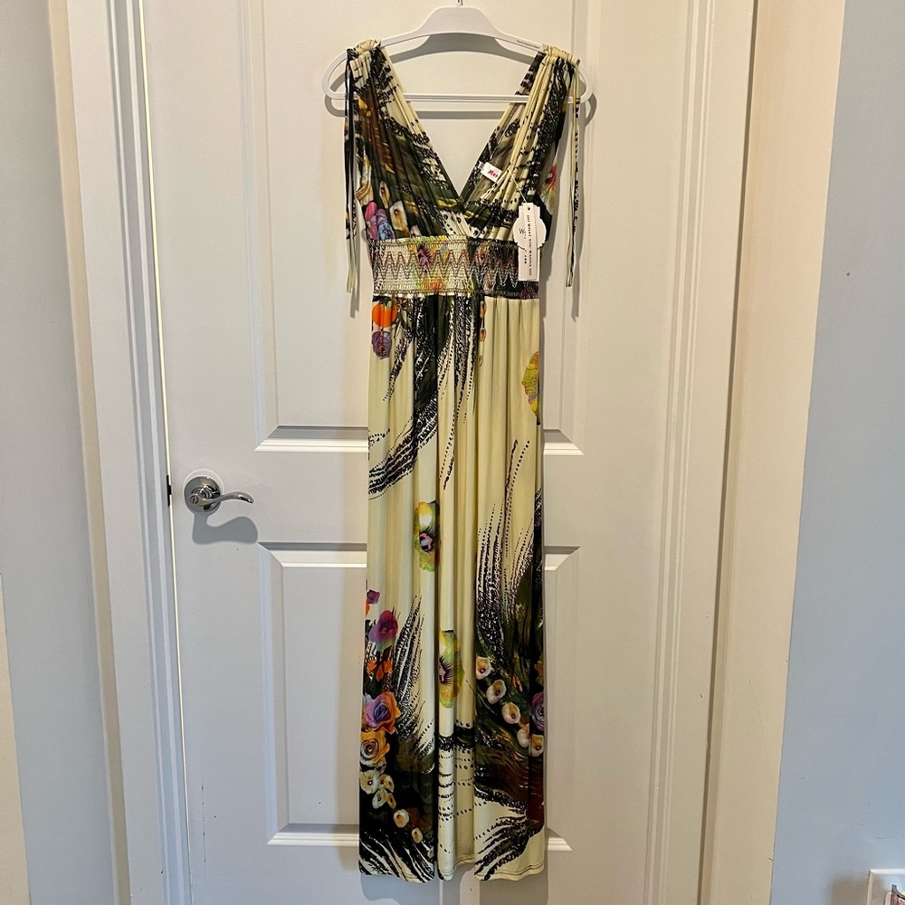 🆕💛NWT XXL Bohemian Summer Maxi Dress Cream Color with Floral Accents